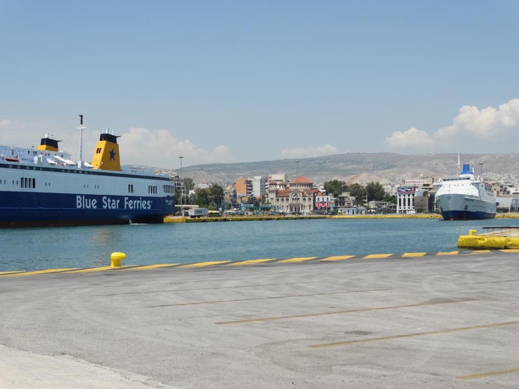 Faros I Hotel Pireo Esterno foto